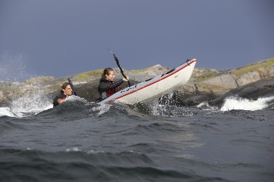 Nigel Foster DoubleShot kayak in waves Sweden